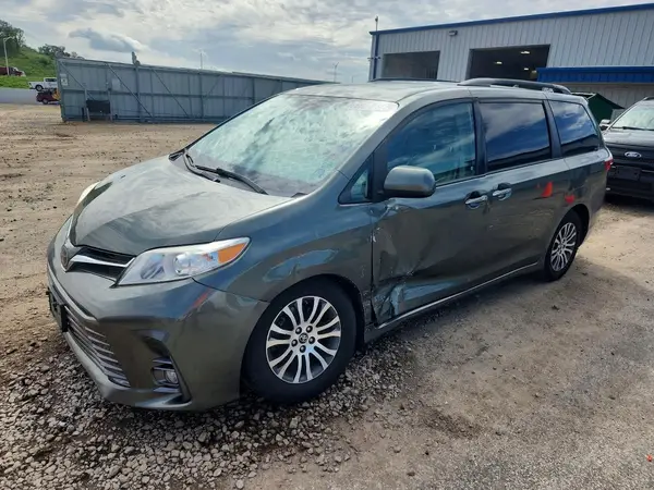 5TDYZ3DC4KS985689 2019 TOYOTA SIENNA - Image 1