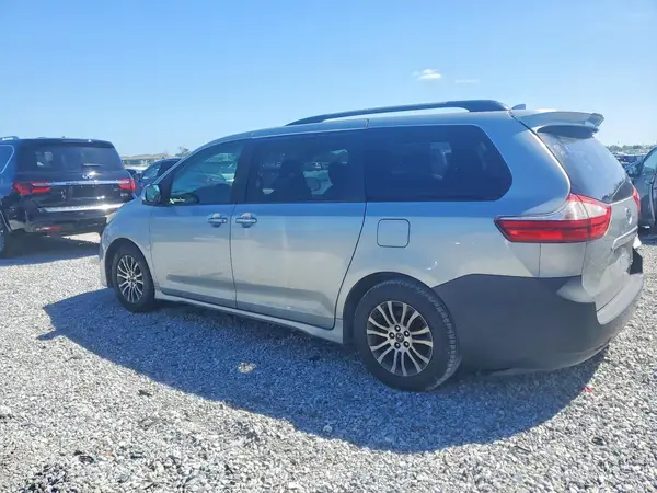 5TDYZ3DC4KS993128 2019 TOYOTA SIENNA - Image 2