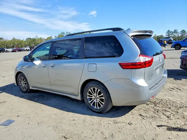 5TDYZ3DC4KS993159 2019 TOYOTA SIENNA - Image 2