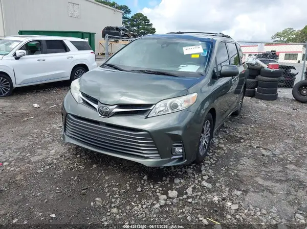 5TDYZ3DC4KS994778 2019 TOYOTA SIENNA - Image 2