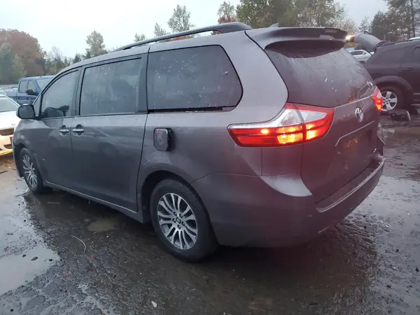 5TDYZ3DC4KS998684 2019 TOYOTA SIENNA - Image 2
