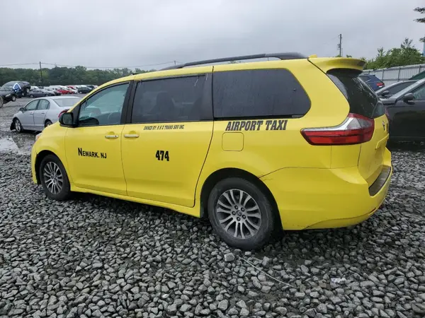 5TDYZ3DC4LS025001 2020 TOYOTA SIENNA - Image 2
