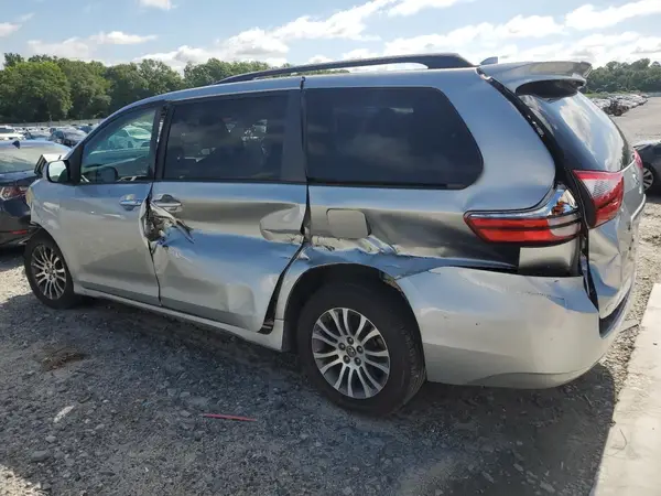 5TDYZ3DC4LS025967 2020 TOYOTA SIENNA - Image 2