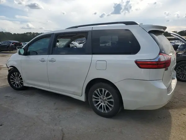 5TDYZ3DC4LS028335 2020 TOYOTA SIENNA - Image 2