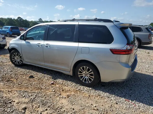 5TDYZ3DC4LS029257 2020 TOYOTA SIENNA - Image 2