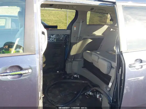 5TDYZ3DC4LS030506 2020 TOYOTA SIENNA - Image 8