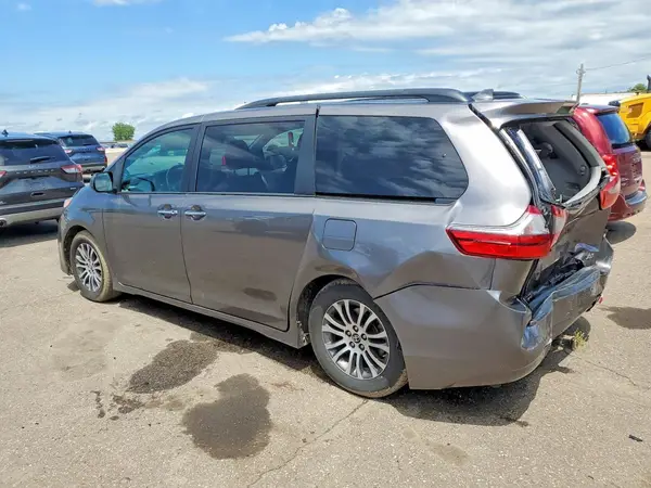 5TDYZ3DC4LS035804 2020 TOYOTA SIENNA - Image 2