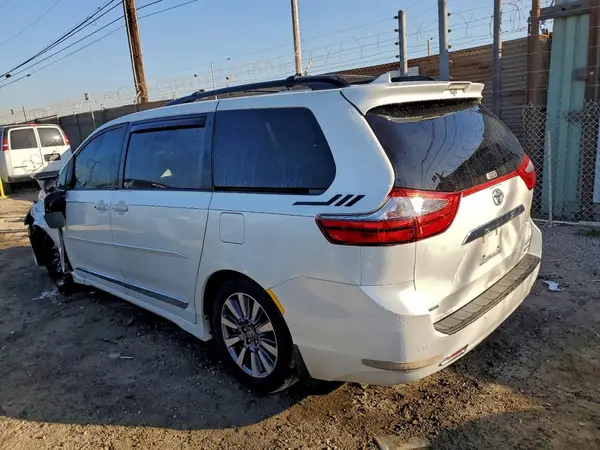 5TDYZ3DC4LS057219 2020 TOYOTA SIENNA - Image 2