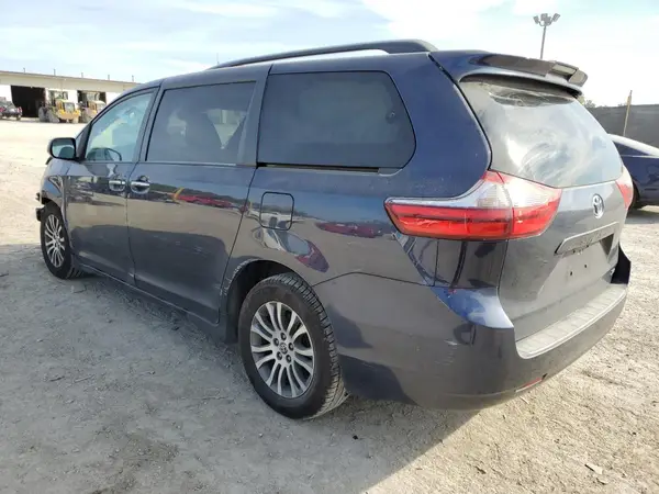 5TDYZ3DC4LS063506 2020 TOYOTA SIENNA - Image 2