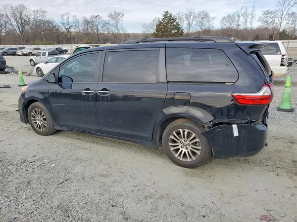 5TDYZ3DC4LS063778 2020 TOYOTA SIENNA - Image 2
