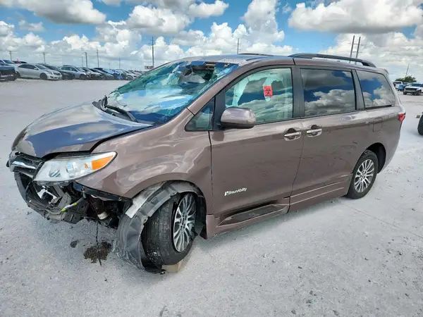 5TDYZ3DC4LS064526 2020 TOYOTA SIENNA - Image 1