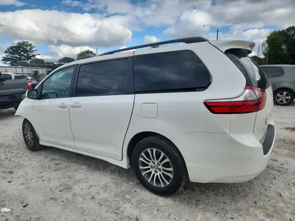 5TDYZ3DC4LS077955 2020 TOYOTA SIENNA - Image 2