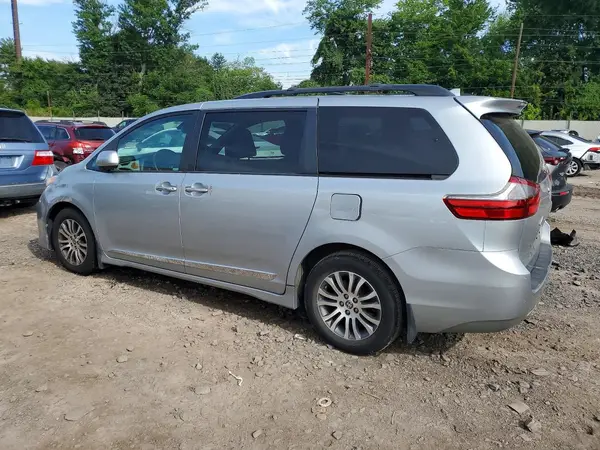 5TDYZ3DC4LS079155 2020 TOYOTA SIENNA - Image 2