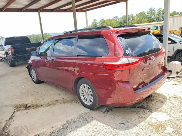 5TDYZ3DC5HS771416 2017 TOYOTA SIENNA - Image 2