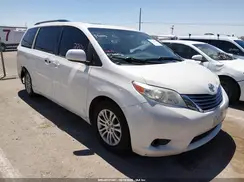 5TDYZ3DC5HS775286 2017 TOYOTA SIENNA