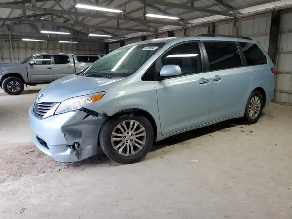 5TDYZ3DC5HS780455 2017 TOYOTA SIENNA - Image 1