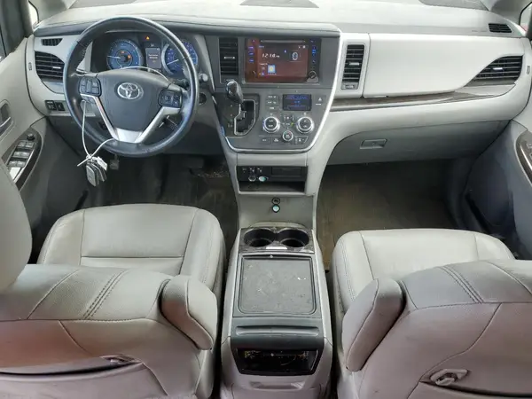 5TDYZ3DC5HS780794 2017 TOYOTA SIENNA - Image 8