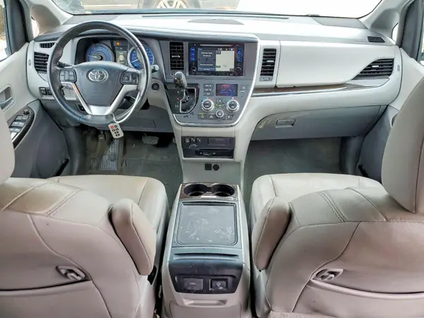 5TDYZ3DC5HS784120 2017 TOYOTA SIENNA - Image 8