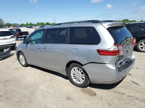 5TDYZ3DC5HS787678 2017 TOYOTA SIENNA - Image 2