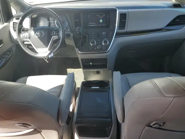 5TDYZ3DC5HS787678 2017 TOYOTA SIENNA - Image 8