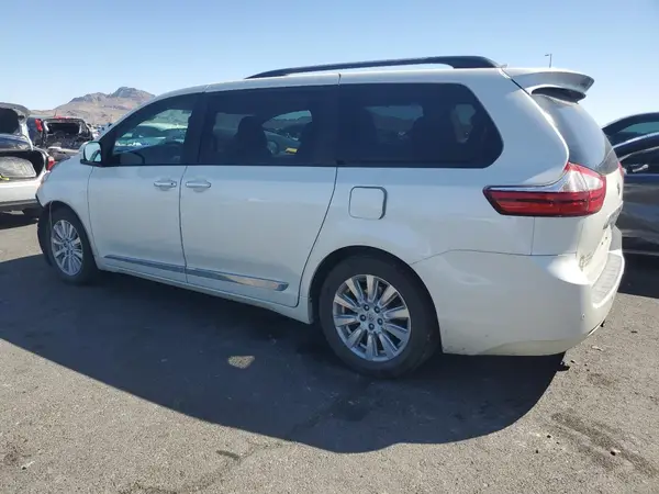 5TDYZ3DC5HS787972 2017 TOYOTA SIENNA - Image 2