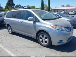 5TDYZ3DC5HS788409 2017 TOYOTA SIENNA