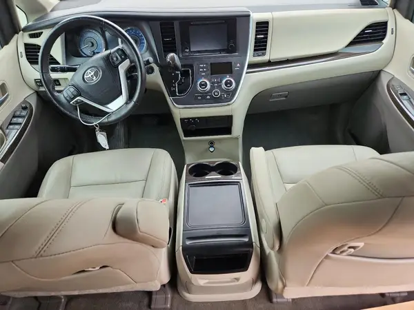 5TDYZ3DC5HS791035 2017 TOYOTA SIENNA - Image 8