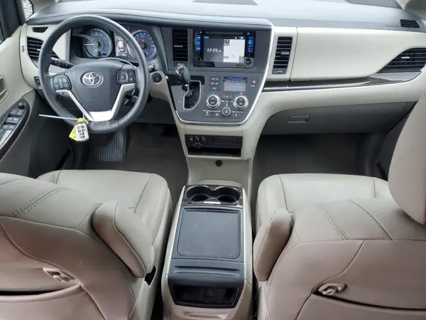 5TDYZ3DC5HS791701 2017 TOYOTA SIENNA - Image 8