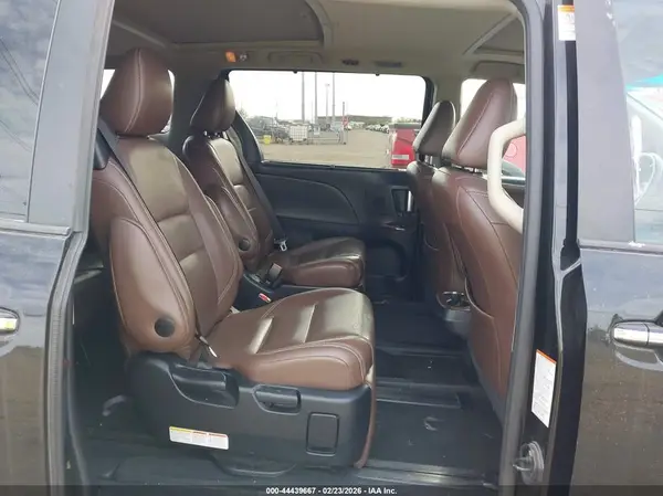 5TDYZ3DC5HS793819 2017 TOYOTA SIENNA - Image 8