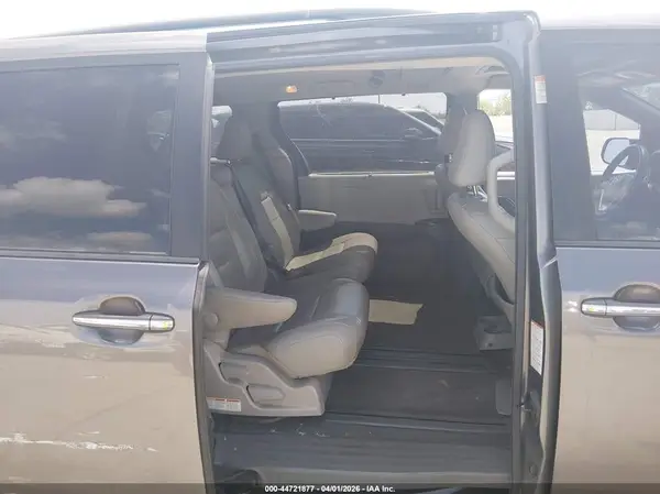 5TDYZ3DC5HS799040 2017 TOYOTA SIENNA - Image 8