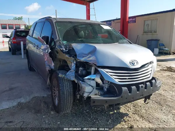 5TDYZ3DC5HS803314 2017 TOYOTA SIENNA - Image 1