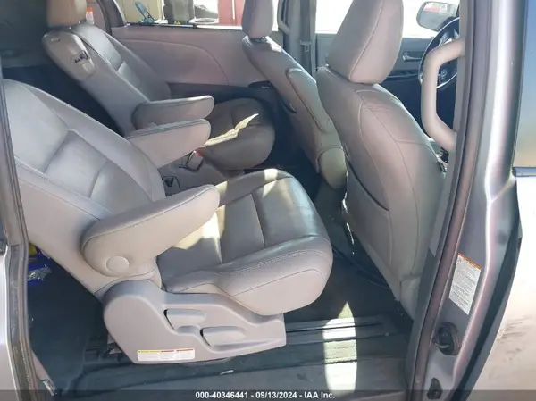 5TDYZ3DC5HS803314 2017 TOYOTA SIENNA - Image 8