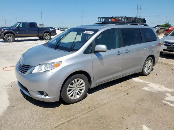 5TDYZ3DC5HS808027 2017 TOYOTA SIENNA - Image 1