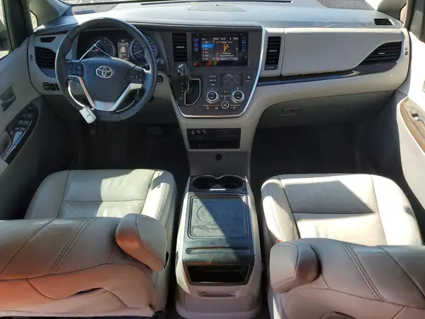 5TDYZ3DC5HS808786 2017 TOYOTA SIENNA - Image 8