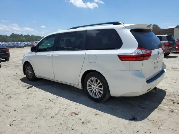 5TDYZ3DC5HS810893 2017 TOYOTA SIENNA - Image 2
