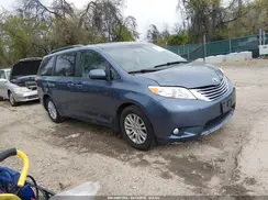 5TDYZ3DC5HS813213 2017 TOYOTA SIENNA