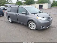 5TDYZ3DC5HS817875 2017 TOYOTA SIENNA