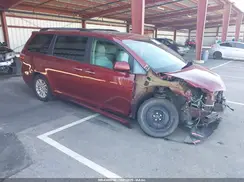 5TDYZ3DC5HS818105 2017 TOYOTA SIENNA