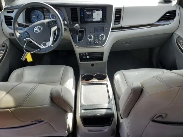 5TDYZ3DC5HS830688 2017 TOYOTA SIENNA - Image 8