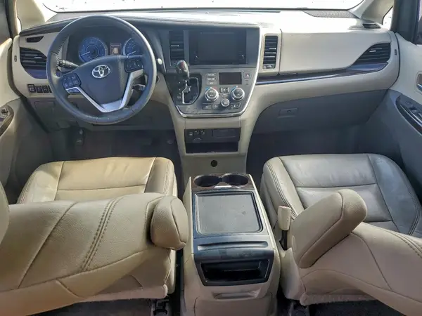 5TDYZ3DC5HS832893 2017 TOYOTA SIENNA - Image 8