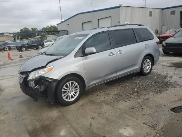 5TDYZ3DC5HS836006 2017 TOYOTA SIENNA - Image 1