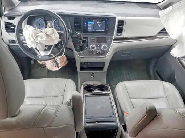 5TDYZ3DC5HS853548 2017 TOYOTA SIENNA - Image 8