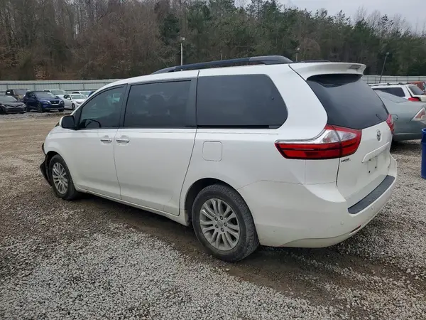 5TDYZ3DC5HS858023 2017 TOYOTA SIENNA - Image 2