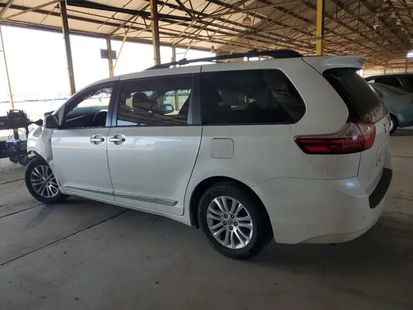 5TDYZ3DC5HS859494 2017 TOYOTA SIENNA - Image 2