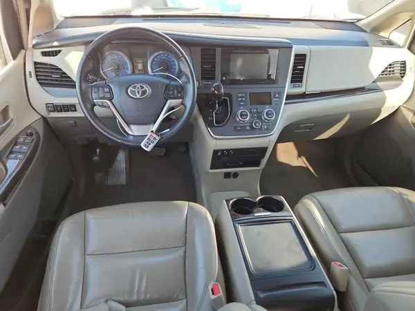 5TDYZ3DC5HS859690 2017 TOYOTA SIENNA - Image 8