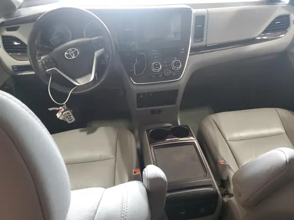 5TDYZ3DC5HS863853 2017 TOYOTA SIENNA - Image 8