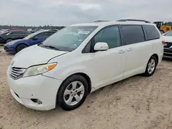 5TDYZ3DC5HS870415 2017 TOYOTA SIENNA