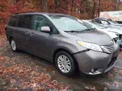 5TDYZ3DC5HS875419 2017 TOYOTA SIENNA