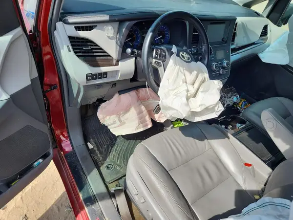 5TDYZ3DC5HS875906 2017 TOYOTA SIENNA - Image 8