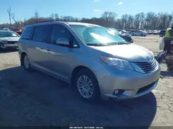 5TDYZ3DC5HS887327 2017 TOYOTA SIENNA